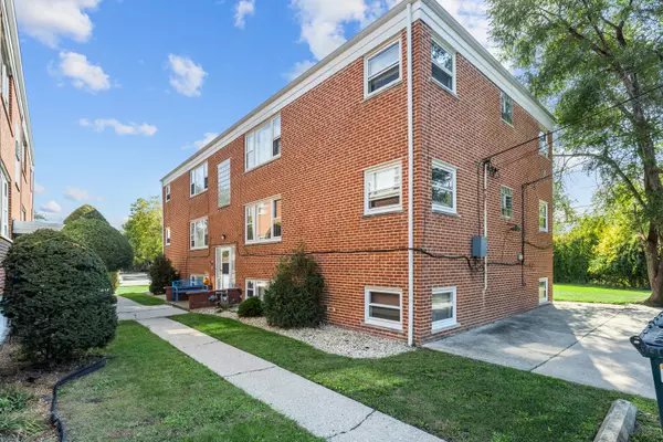 North Riverside, IL 60546,2330 S 17th AVE