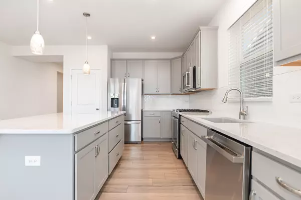 Bolingbrook, IL 60490,2101 Samantha Joy LN