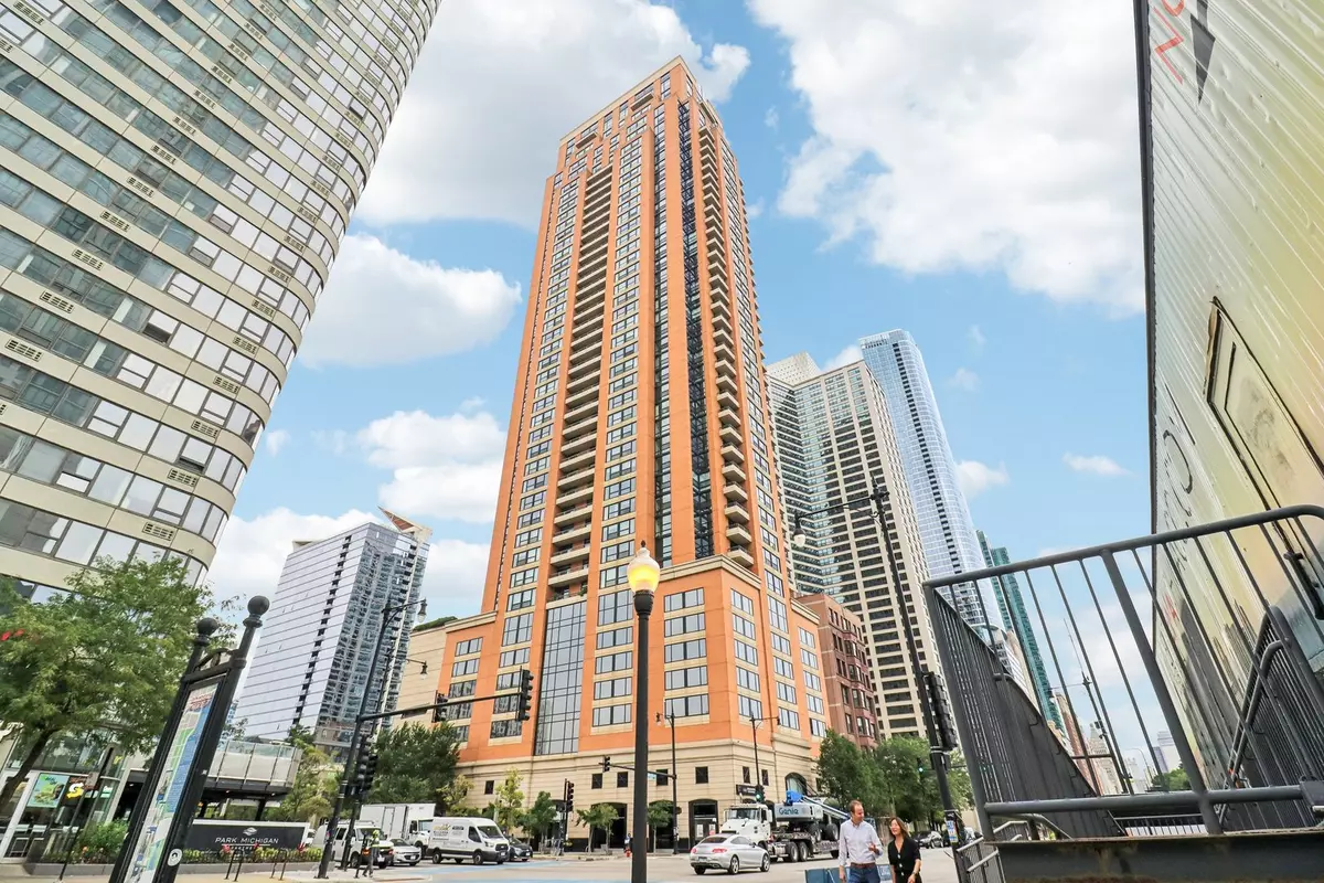 Chicago, IL 60605,1160 S Michigan AVE #2502