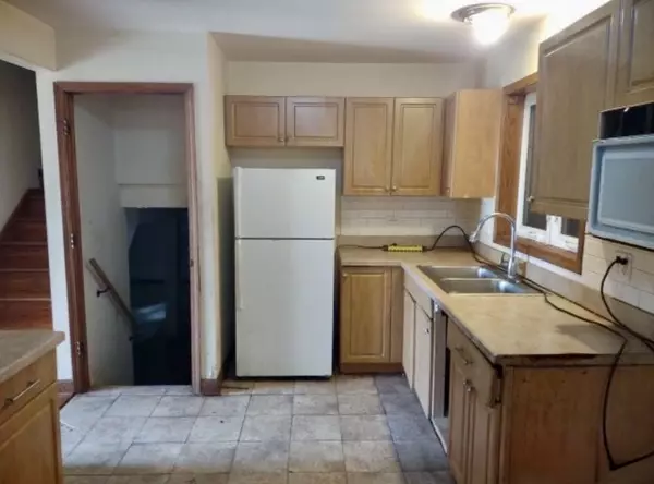 Chicago, IL 60617,9356 S Oglesby AVE