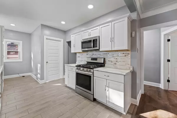 Calumet City, IL 60409,243 Waltham ST