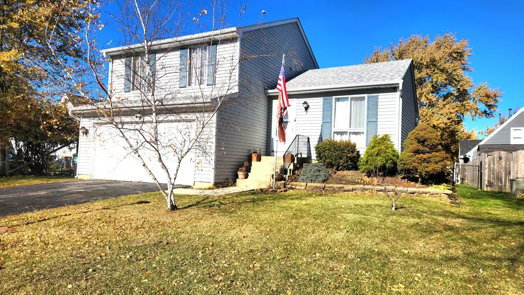 4 Aspen CT, Streamwood, IL 60107