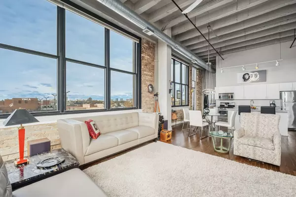 Chicago, IL 60657,1601 W School ST #511