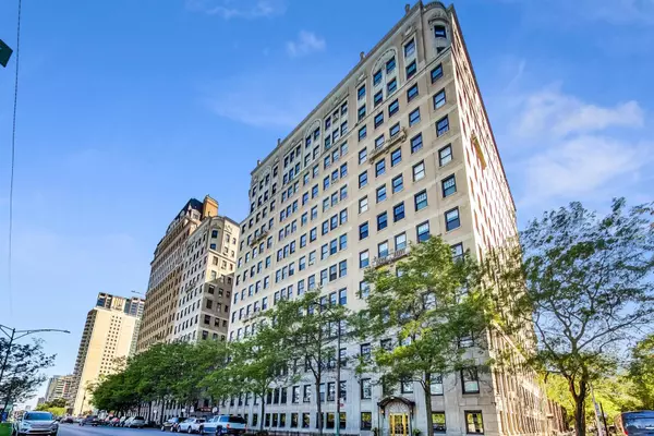 3530 N LAKE SHORE DR #10A, Chicago, IL 60657