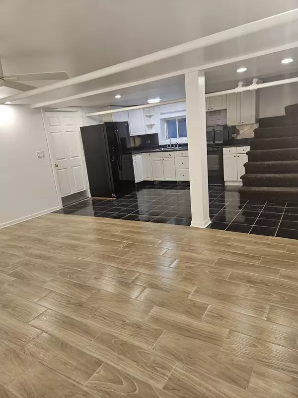 Chicago, IL 60625,4839 N Lawndale AVE #G