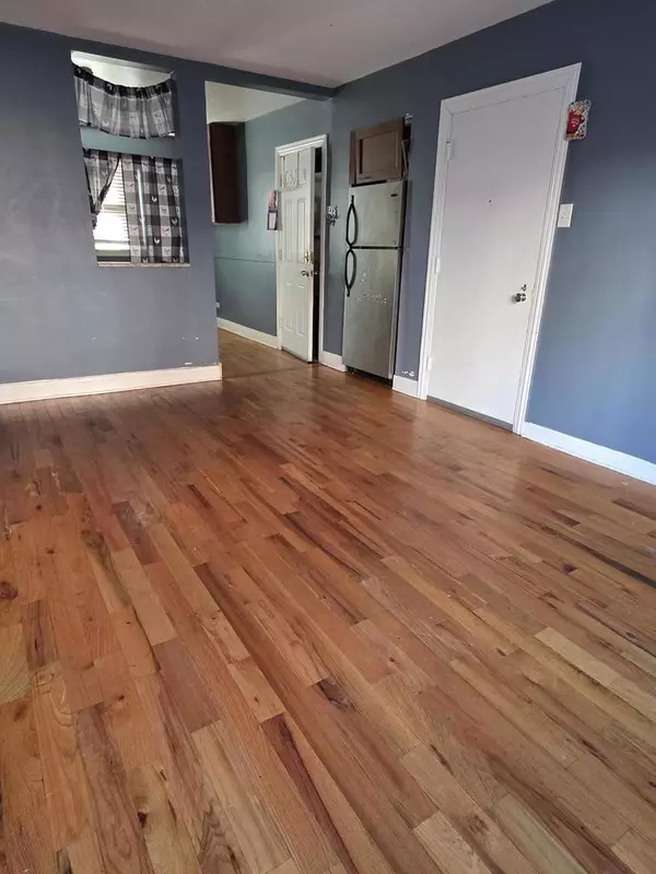 Chicago, IL 60645,7518 N RIDGE AVE #1E