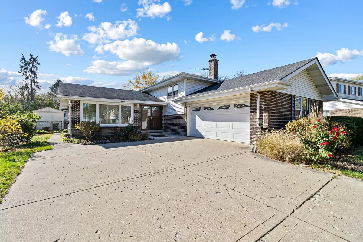 Arlington Heights, IL 60005,2430 S Shag Bark TRL