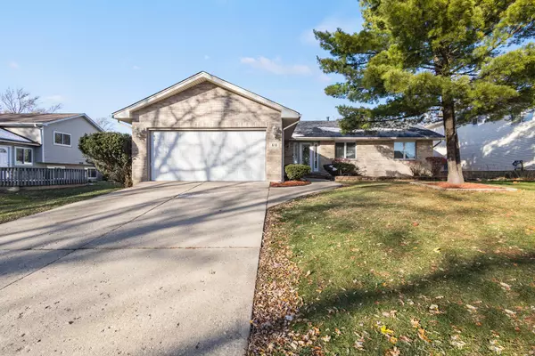 618 Old Forge LN, University Park, IL 60484