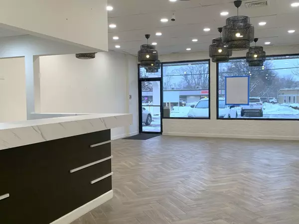 Lombard, IL 60148,641 E Roosevelt RD