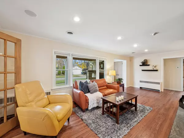 Des Plaines, IL 60016,295 Ardmore RD