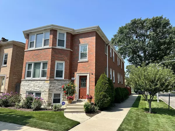 5658 N Richmond ST #2, Chicago, IL 60659