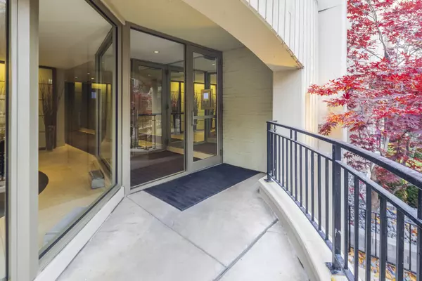 Chicago, IL 60610,1340 N Dearborn ST #5C