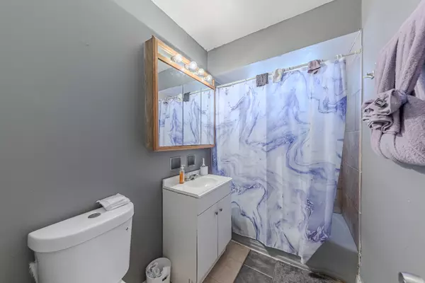 Blue Island, IL 60406,2123 135th PL