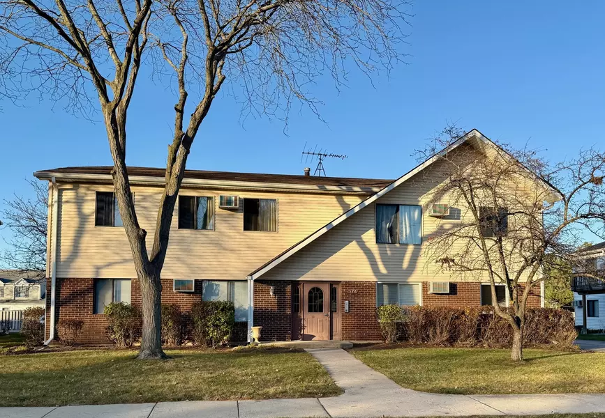 376 Echo LN #1, Aurora, IL 60504