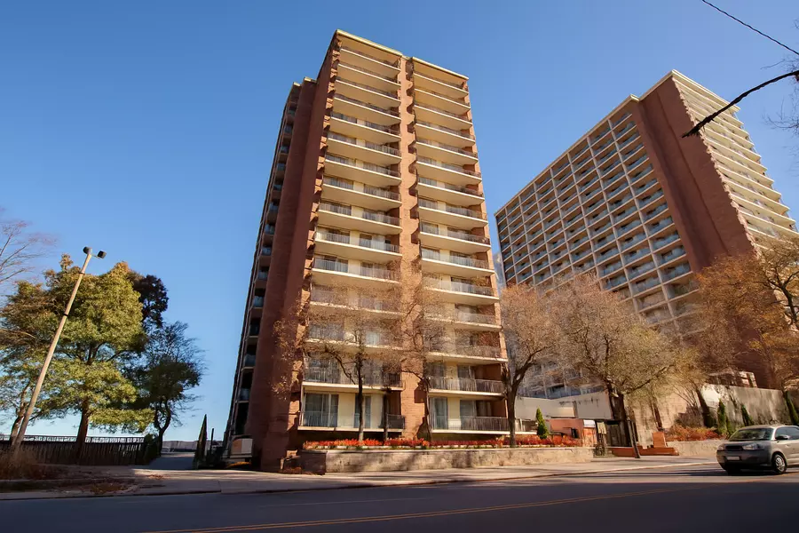 5901 N Sheridan RD #9G, Chicago, IL 60660