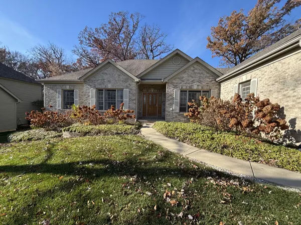 Crystal Lake, IL 60012,3401 Thunderbird LN