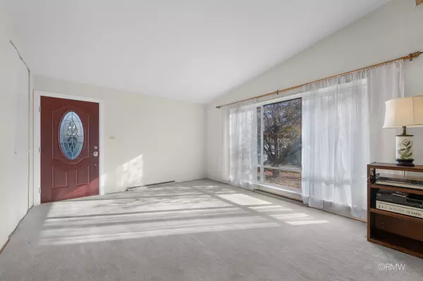 Rolling Meadows, IL 60008,2303 Fulle ST