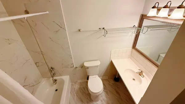 Chicago, IL 60616,238 W 31st ST #2W