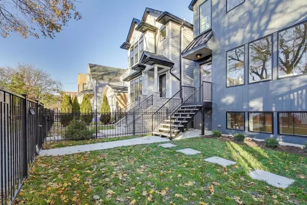 Chicago, IL 60618,3929 N Francisco AVE