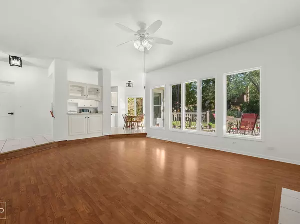 Downers Grove, IL 60516,9S211 Graceland ST