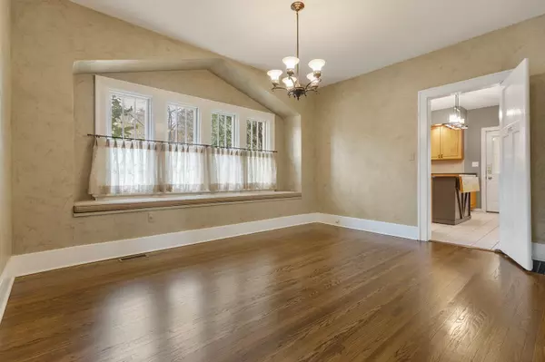 West Dundee, IL 60118,518 South ST