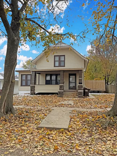 1241 W Pleasant ST, Freeport, IL 61032