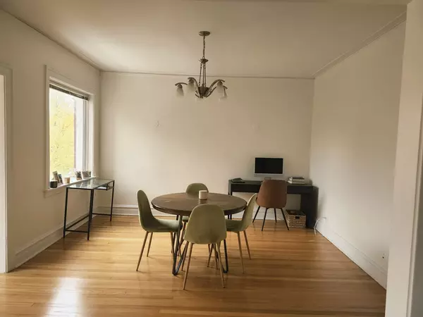 Chicago, IL 60649,6724 S Paxton AVE #3