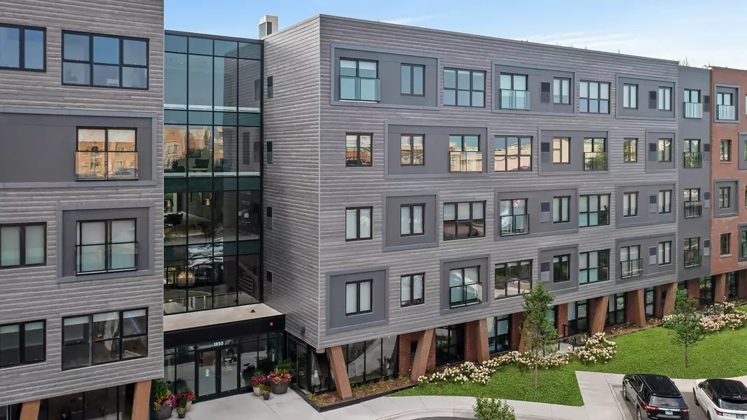 1850 Green Bay RD #424, Highland Park, IL 60035