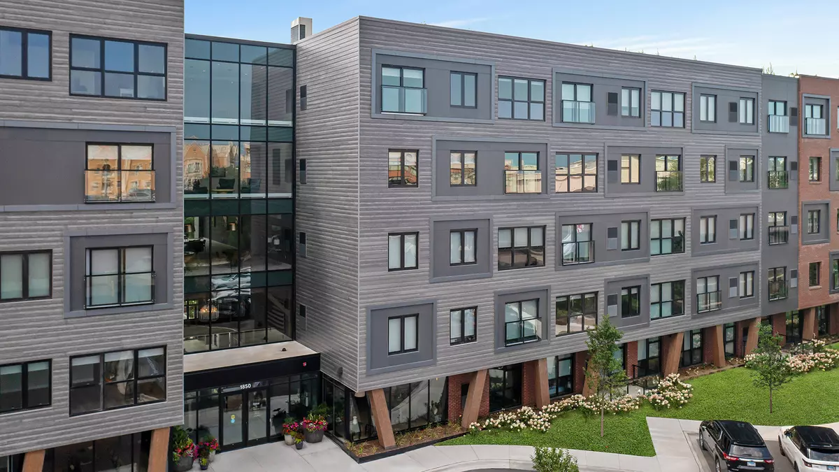 Highland Park, IL 60035,1850 Green Bay RD #424