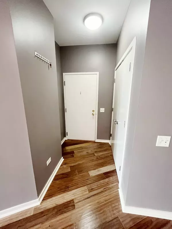 Chicago, IL 60608,1075 W Roosevelt RD #303