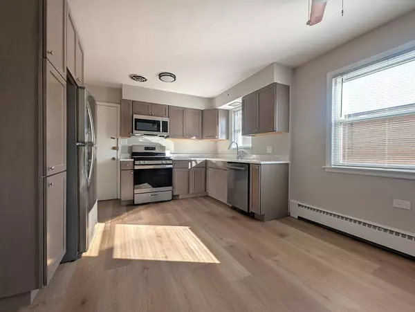 Oak Park, IL 60304,300 S Austin BLVD #2