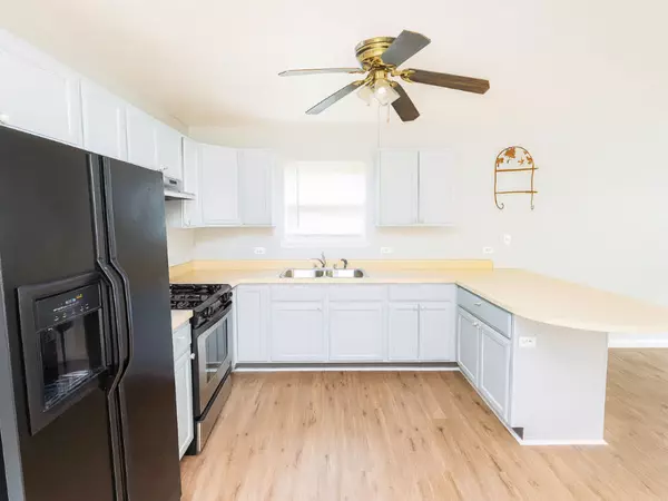 Waukegan, IL 60085,1712 11th ST