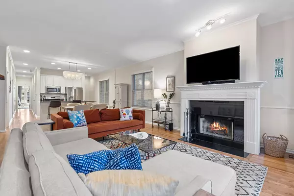 Chicago, IL 60610,Address not disclosed