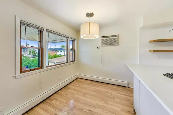 Clarendon Hills, IL 60514,Address not disclosed