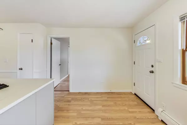 Clarendon Hills, IL 60514,Address not disclosed