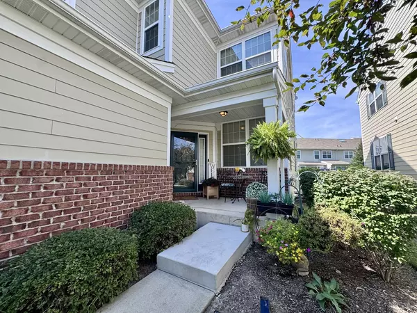 Elgin, IL 60124,1210 Falcon Ridge DR