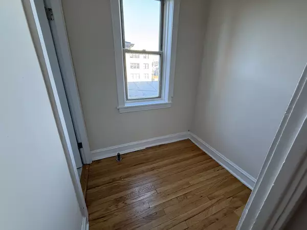 Berwyn, IL 60402,Address not disclosed