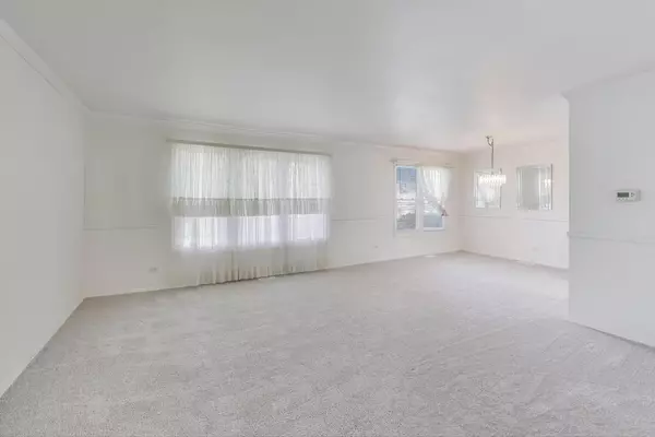 Bolingbrook, IL 60440,121 S Lancaster DR