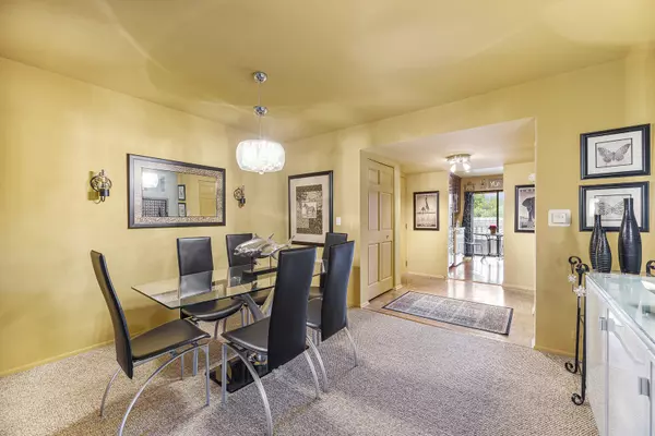 Northfield, IL 60093,1721 Northfield SQ #C