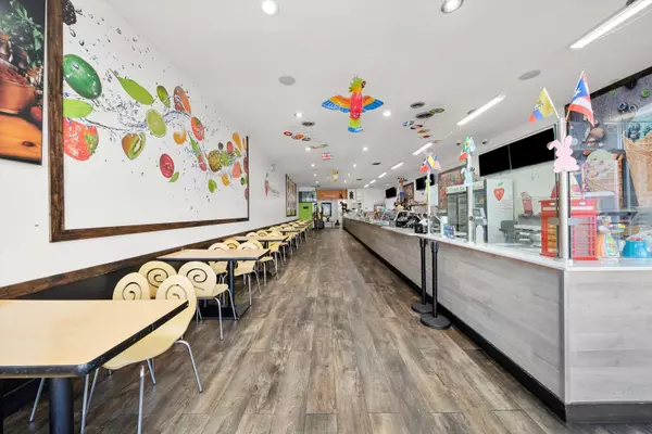 Chicago, IL 60647,3739 W Fullerton AVE