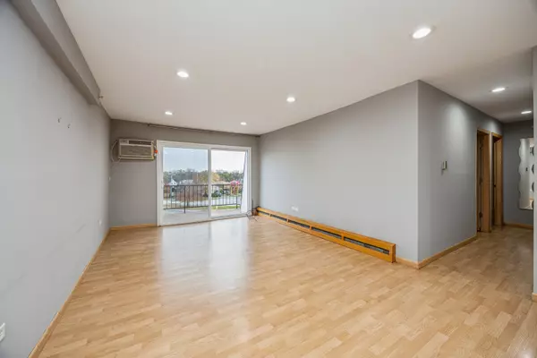 Palos Hills, IL 60465,8480 W 103rd TER #301