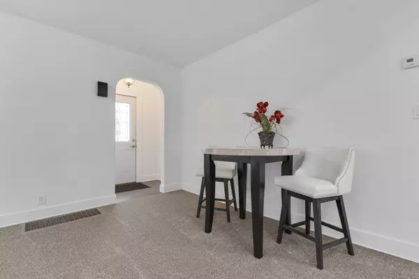 Hampshire, IL 60140,263 E Jackson AVE