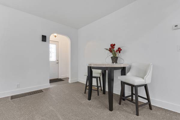 Hampshire, IL 60140,263 E Jackson AVE