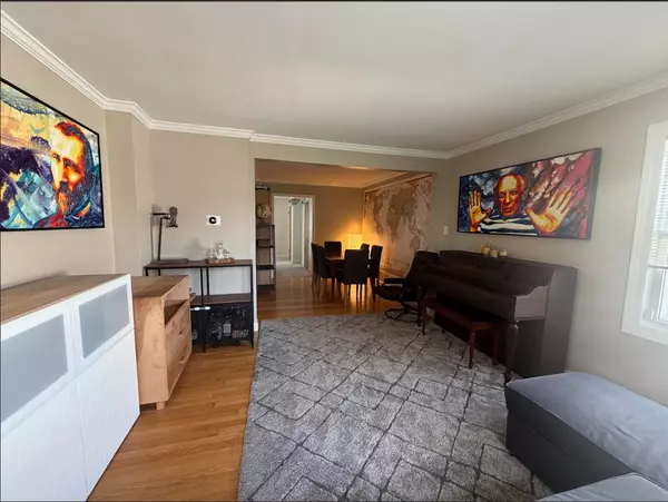 Chicago, IL 60656,5540 N FAIRVIEW AVE