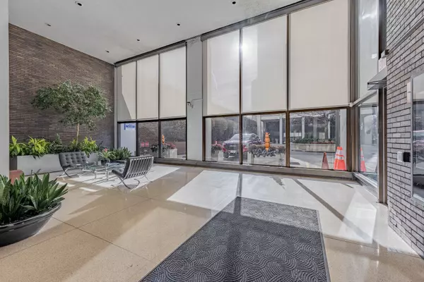 Chicago, IL 60640,5455 N Sheridan RD #3906