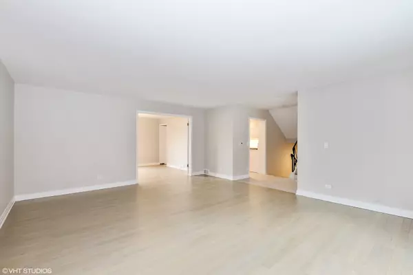 Highland Park, IL 60035,475 Laurel AVE #G