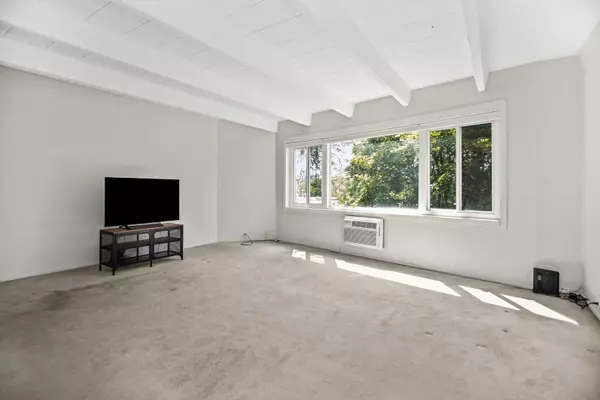 Chicago, IL 60660,6149 N Wolcott AVE #4D