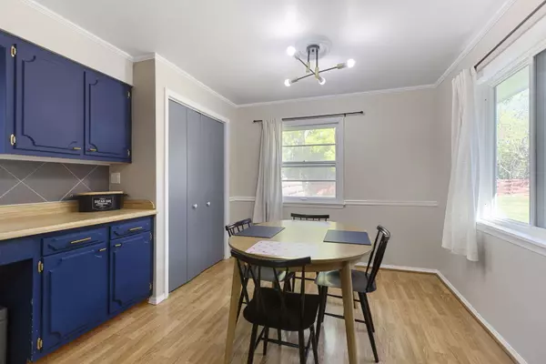 Cary, IL 60013,324 Alma TER