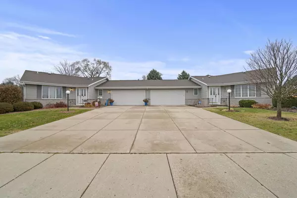 728 Nantucket DR #1, Janesville, WI 53546