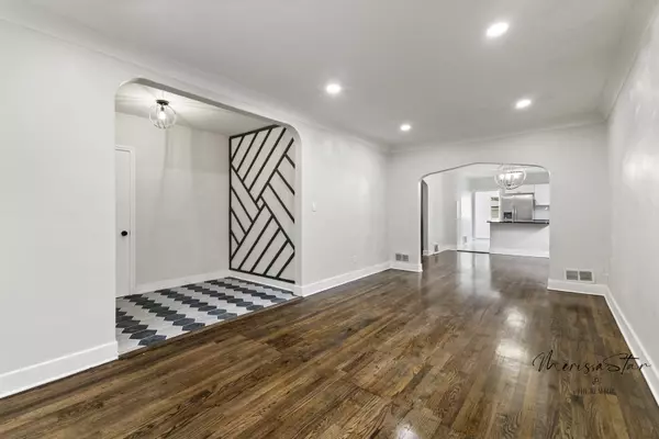 Chicago, IL 60628,10211 S Yale AVE